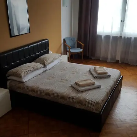In Arena L' Opera Готель типу 
